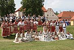 Die Feste in dem Dorf Holasovice