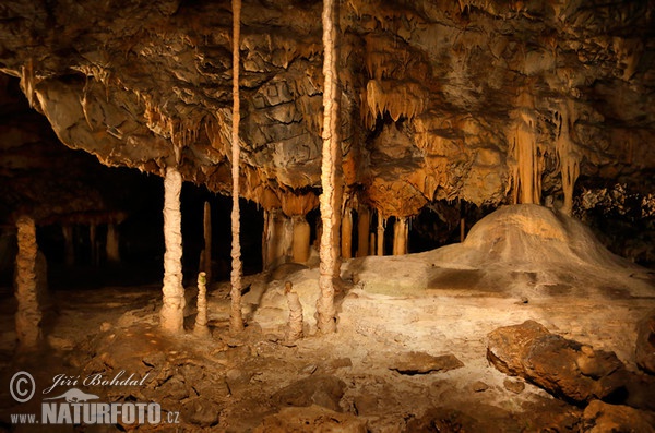 Karsthöhle (Caver)